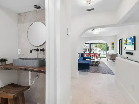 7820 Hawthorne Avenue Miami Beach FL 33141