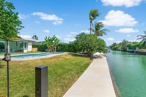 7820 Hawthorne Avenue Miami Beach FL 33141