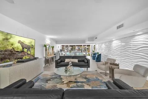 1015 Spanish River Road Boca Raton FL 33432