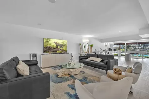 1015 Spanish River Road Boca Raton FL 33432