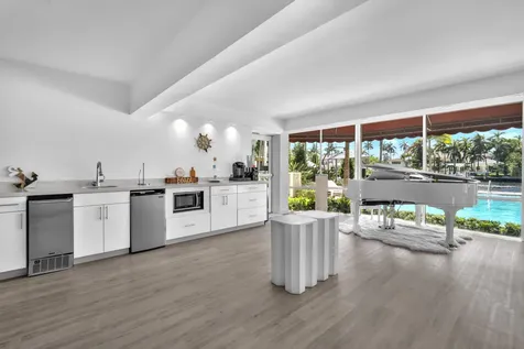 1015 Spanish River Road Boca Raton FL 33432