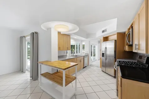 9696 Honeysuckle Avenue Palm Beach Gardens FL 33410