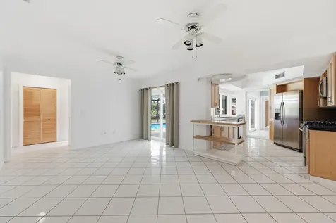 9696 Honeysuckle Avenue Palm Beach Gardens FL 33410