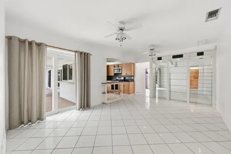 9696 Honeysuckle Avenue Palm Beach Gardens FL 33410