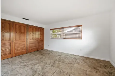 9696 Honeysuckle Avenue Palm Beach Gardens FL 33410