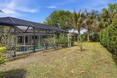 9696 Honeysuckle Avenue Palm Beach Gardens FL 33410