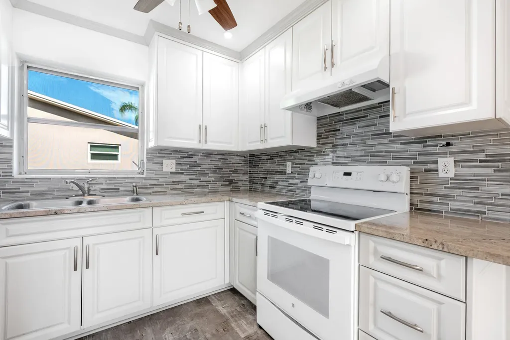 2739 Dudley Drive West Palm Beach FL 33415