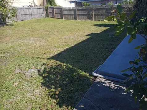 522 W 3rd Street Riviera Beach FL 33404