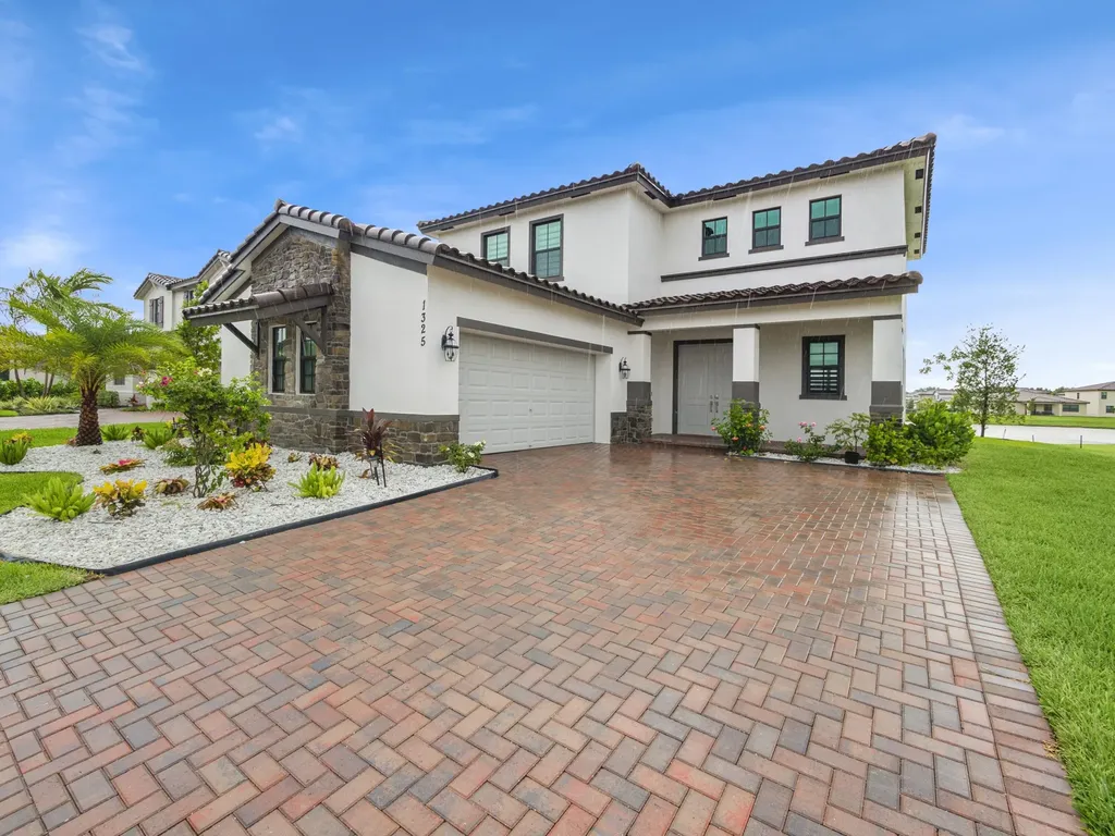 1325 Whitcombe Drive Royal Palm Beach FL 33411