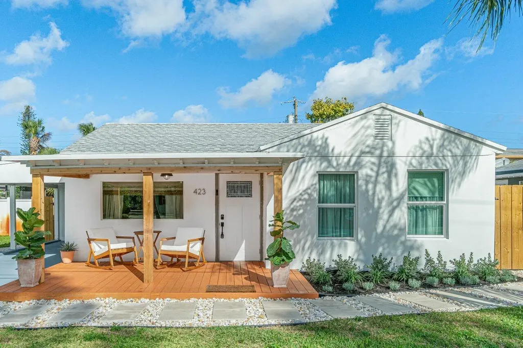 423 W Ocean Avenue Lantana FL 33462