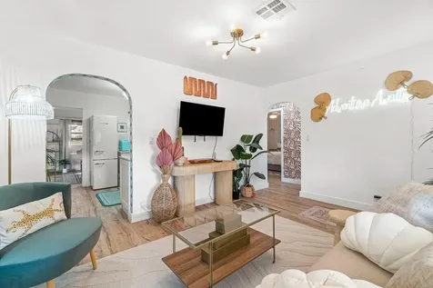 423 W Ocean Avenue Lantana FL 33462
