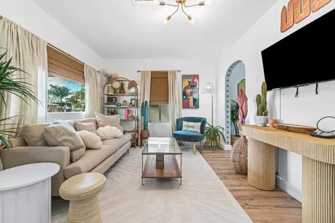 423 W Ocean Avenue Lantana FL 33462