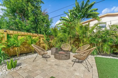 423 W Ocean Avenue Lantana FL 33462
