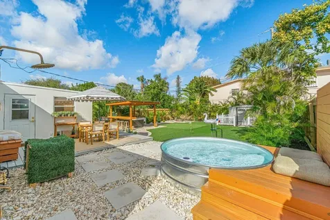 423 W Ocean Avenue Lantana FL 33462