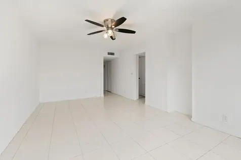 5816 S Bond Drive West Palm Beach FL 33415
