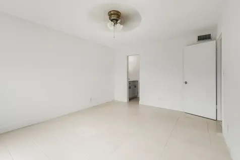 5816 S Bond Drive West Palm Beach FL 33415