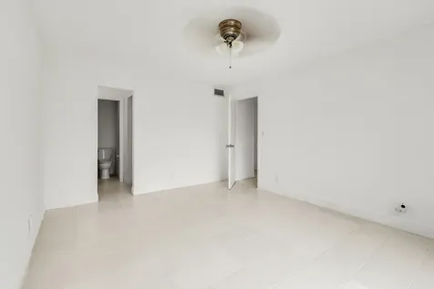 5816 S Bond Drive West Palm Beach FL 33415