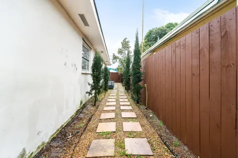 5816 S Bond Drive West Palm Beach FL 33415