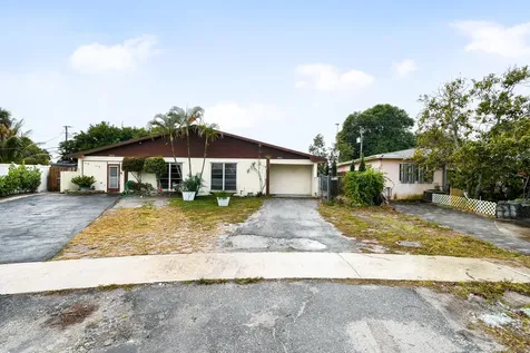 5816 S Bond Drive West Palm Beach FL 33415