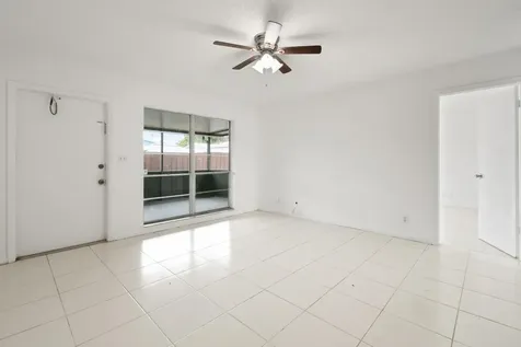 5816 S Bond Drive West Palm Beach FL 33415