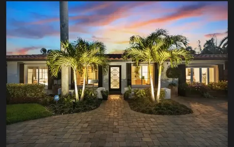2630 Ne 51st Court Lighthouse Point FL 33064