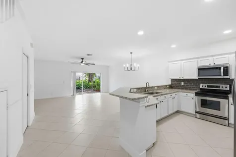 13380 Georgian Court Wellington FL 33414