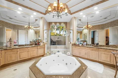 1811 Breakers West Court West Palm Beach FL 33411
