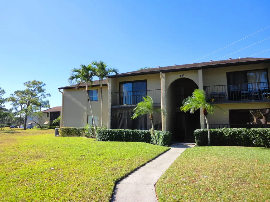 514 Shady Pine Way Greenacres FL 33415