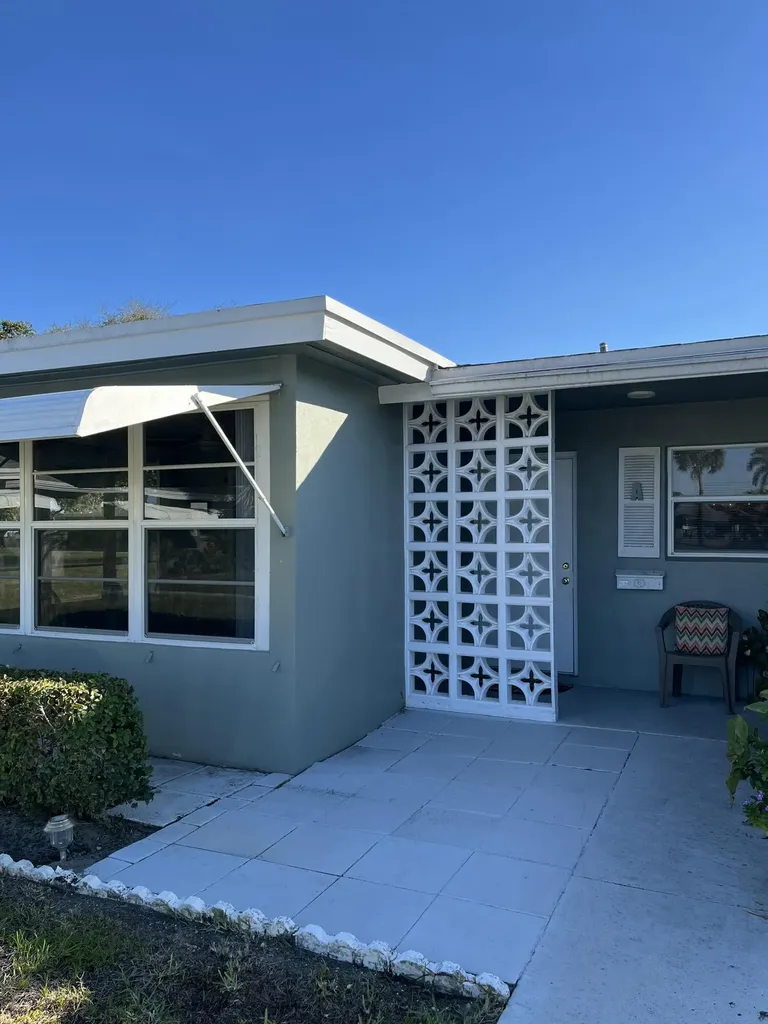 910 S South Drive Delray Beach FL 33445