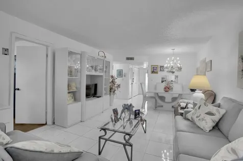 2751 E Sunrise Lakes Drive Sunrise FL 33322