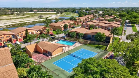 2751 E Sunrise Lakes Drive Sunrise FL 33322