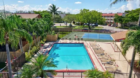 2751 E Sunrise Lakes Drive Sunrise FL 33322