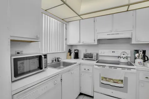 2751 E Sunrise Lakes Drive Sunrise FL 33322