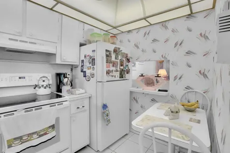 2751 E Sunrise Lakes Drive Sunrise FL 33322