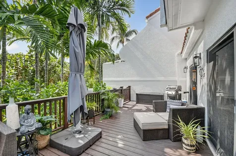 5586 N Ocean Boulevard Ocean Ridge FL 33435
