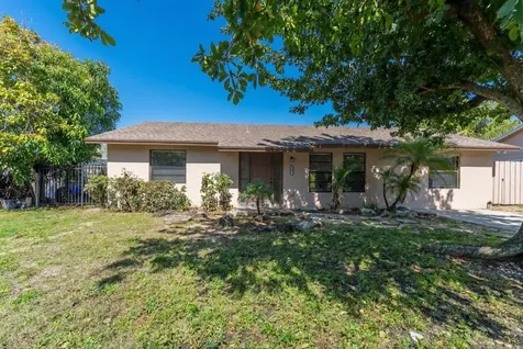 7370 Sunny Hills Terrace Lake Worth FL 33462