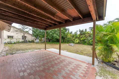 7370 Sunny Hills Terrace Lake Worth FL 33462