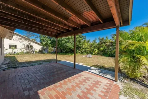 7370 Sunny Hills Terrace Lake Worth FL 33462