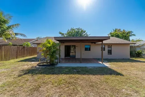 7370 Sunny Hills Terrace Lake Worth FL 33462