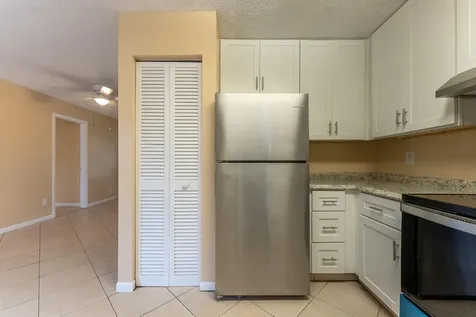 7370 Sunny Hills Terrace Lake Worth FL 33462