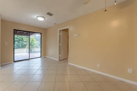 7370 Sunny Hills Terrace Lake Worth FL 33462