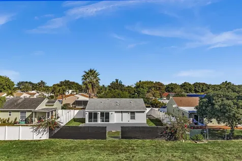 8316 Huntsman Place Boca Raton FL 33433