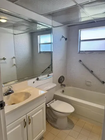 277 Seville L Delray Beach FL 33446