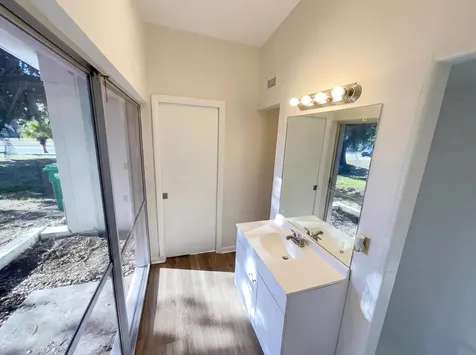 141 Se Calmoso Drive Port Saint Lucie FL 34983