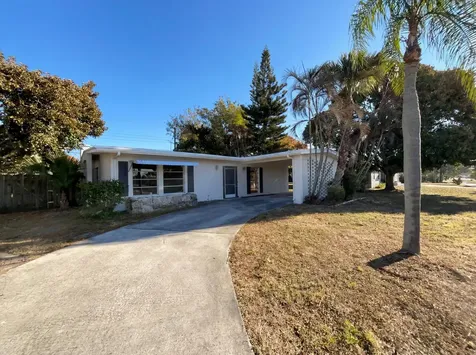141 Se Calmoso Drive Port Saint Lucie FL 34983
