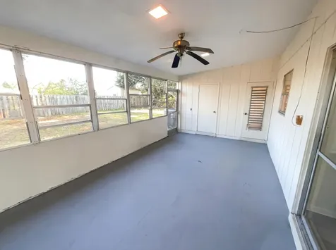 141 Se Calmoso Drive Port Saint Lucie FL 34983
