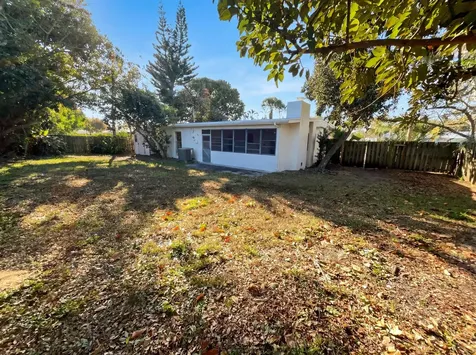 141 Se Calmoso Drive Port Saint Lucie FL 34983