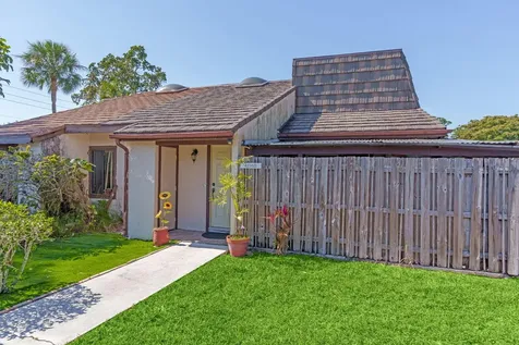 4236 Palm Bay Circle West Palm Beach FL 33406