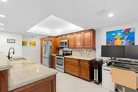 825 Egret Circle Delray Beach FL 33444