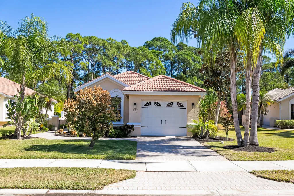 607 Sw Treasure Cove Port Saint Lucie FL 34986